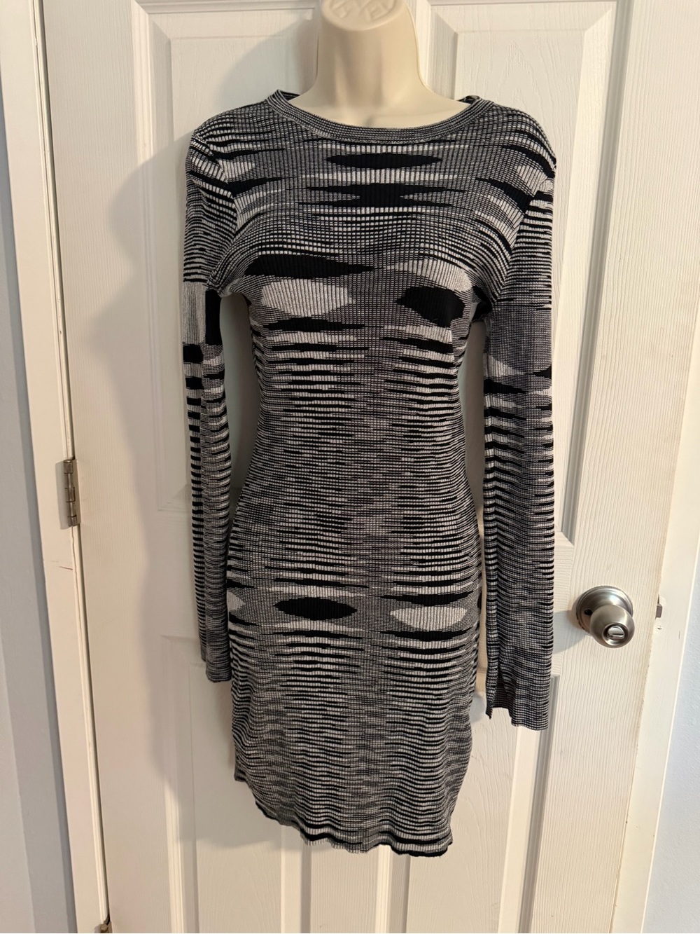 COTTON:ON Black & White Abstract Knit Long Sleeve Bodycon Dress - Medium